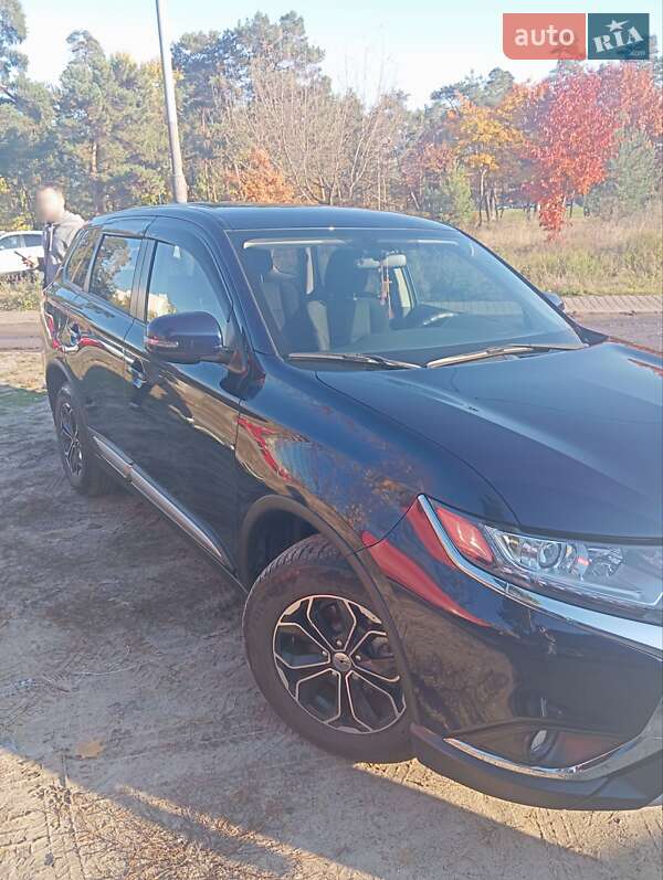 Внедорожник / Кроссовер Mitsubishi Outlander 2021 в Киеве фото 3 Внедорожник / Кроссовер Mitsubishi Outlander 2021 в Киеве