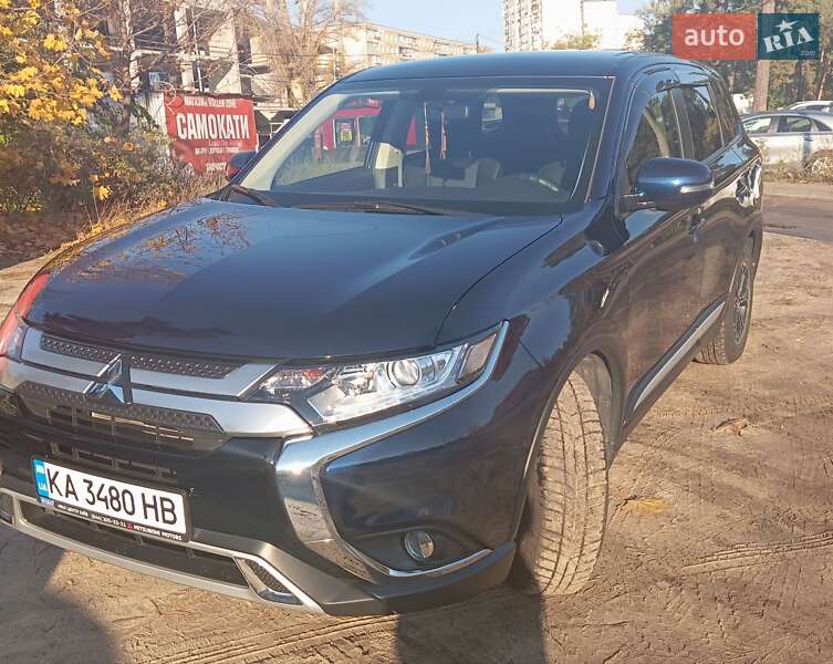 Внедорожник / Кроссовер Mitsubishi Outlander 2021 в Киеве фото 6 Внедорожник / Кроссовер Mitsubishi Outlander 2021 в Киеве