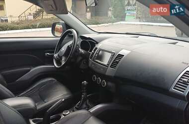 Позашляховик / Кросовер Mitsubishi Outlander 2008 в  фото 7 Позашляховик / Кросовер Mitsubishi Outlander 2008 в