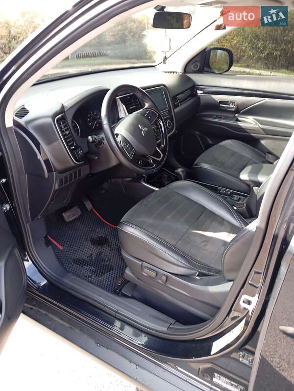 Внедорожник / Кроссовер Mitsubishi Outlander 2019 в Кривом Роге