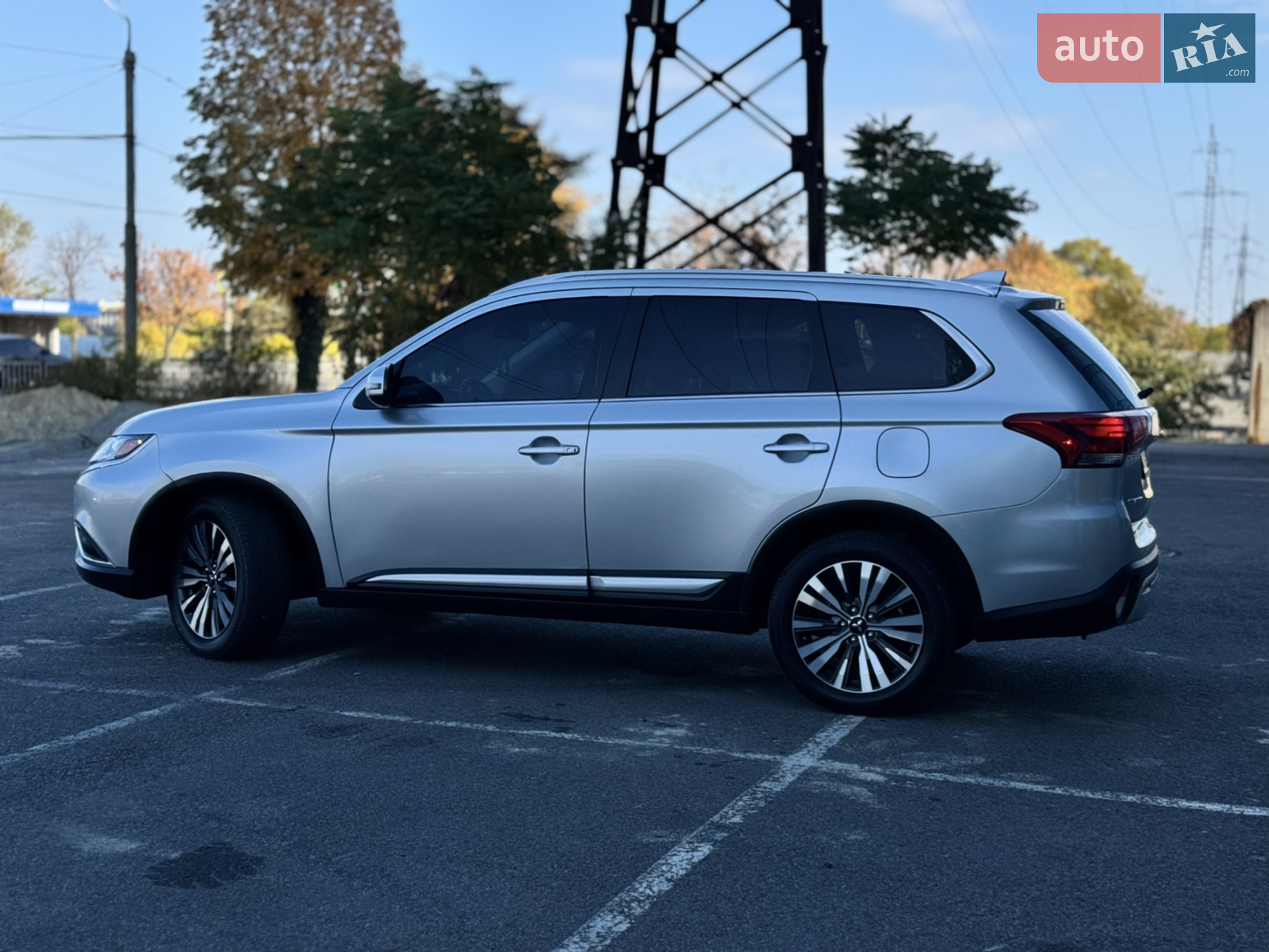 2020 Mitsubishi Outlander - мініатюра 9