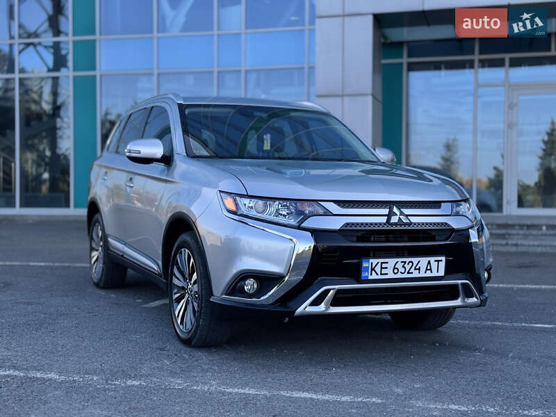 Внедорожник / Кроссовер Mitsubishi Outlander 2020 в Днепре фото 18 Внедорожник / Кроссовер Mitsubishi Outlander 2020 в Днепре