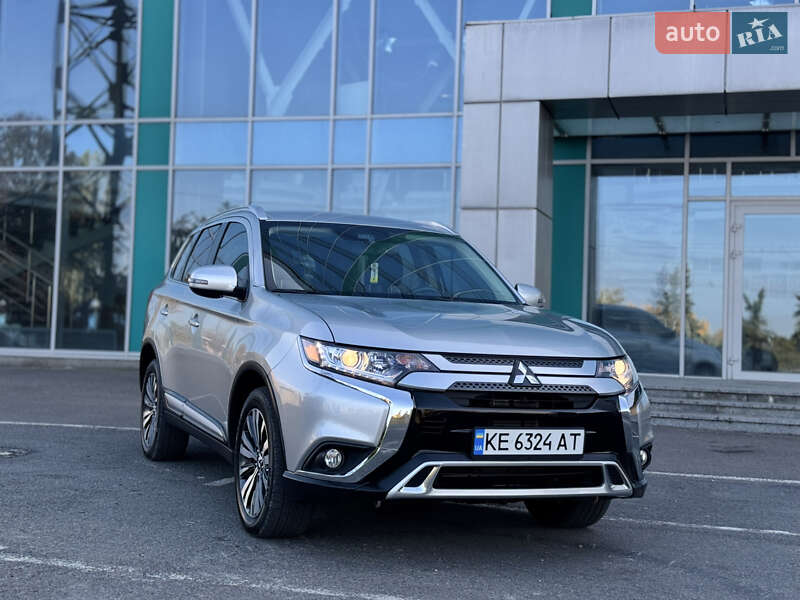 Внедорожник / Кроссовер Mitsubishi Outlander 2020 в Днепре фото 19 Внедорожник / Кроссовер Mitsubishi Outlander 2020 в Днепре