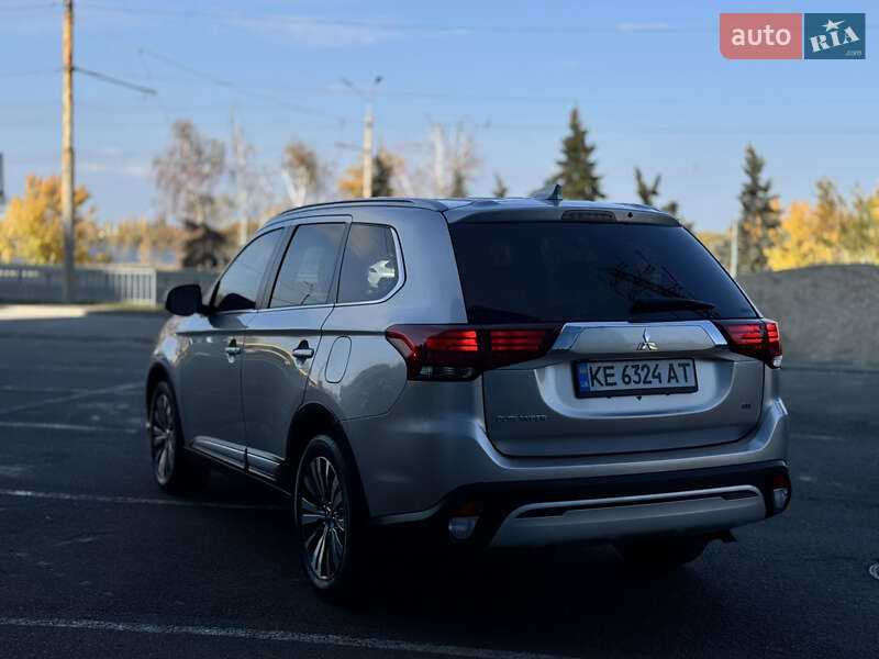 Внедорожник / Кроссовер Mitsubishi Outlander 2020 в Днепре фото 23 Внедорожник / Кроссовер Mitsubishi Outlander 2020 в Днепре