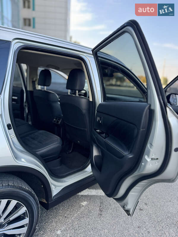 Внедорожник / Кроссовер Mitsubishi Outlander 2020 в Днепре фото 32 Внедорожник / Кроссовер Mitsubishi Outlander 2020 в Днепре