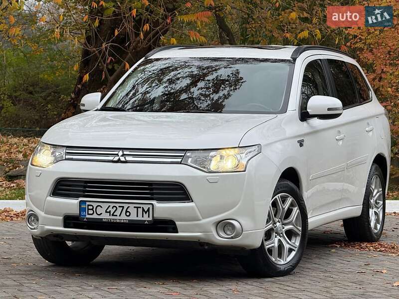Внедорожник / Кроссовер Mitsubishi Outlander 2014 в Дрогобыче фото 12 Внедорожник / Кроссовер Mitsubishi Outlander 2014 в Дрогобыче