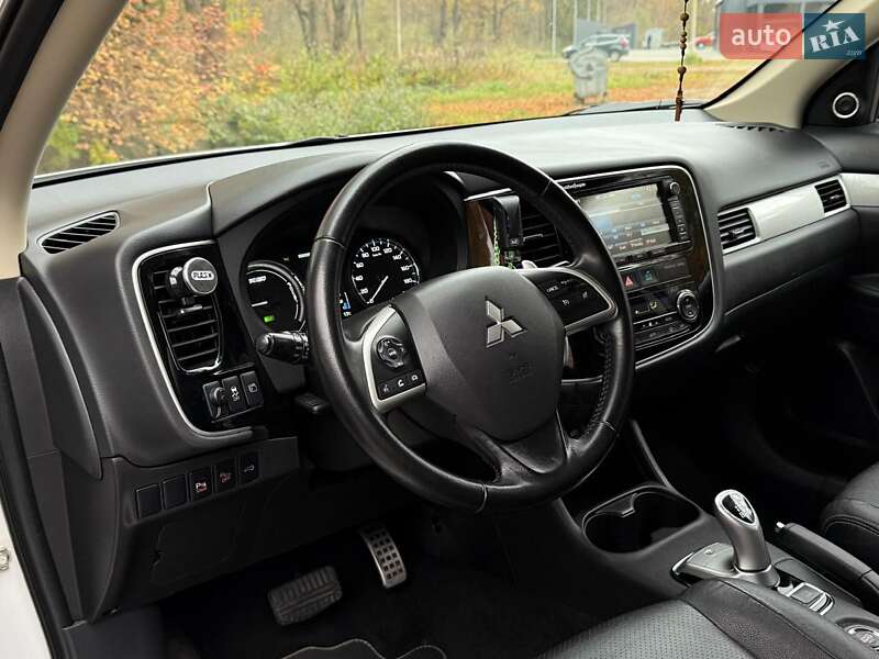 Внедорожник / Кроссовер Mitsubishi Outlander 2014 в Дрогобыче фото 32 Внедорожник / Кроссовер Mitsubishi Outlander 2014 в Дрогобыче