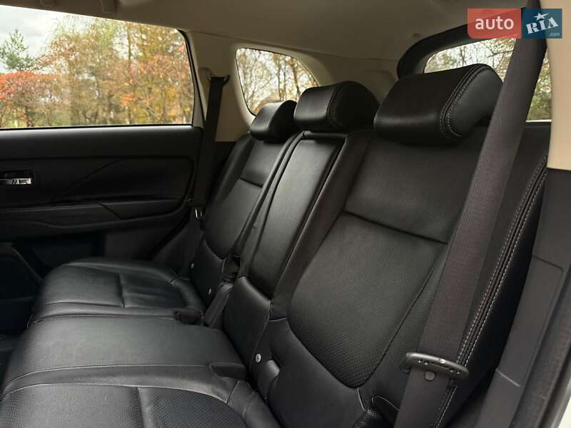 Внедорожник / Кроссовер Mitsubishi Outlander 2014 в Дрогобыче фото 44 Внедорожник / Кроссовер Mitsubishi Outlander 2014 в Дрогобыче