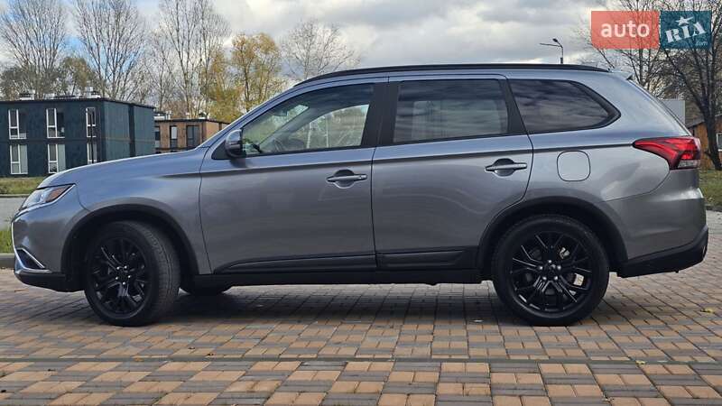 Внедорожник / Кроссовер Mitsubishi Outlander 2018 в Чернигове