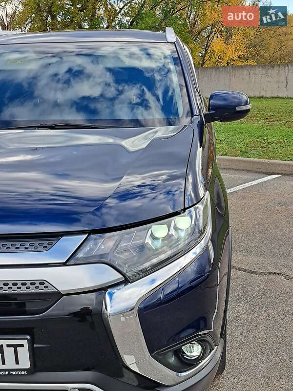 Внедорожник / Кроссовер Mitsubishi Outlander 2022 в Борисполе фото 7 Внедорожник / Кроссовер Mitsubishi Outlander 2022 в Борисполе