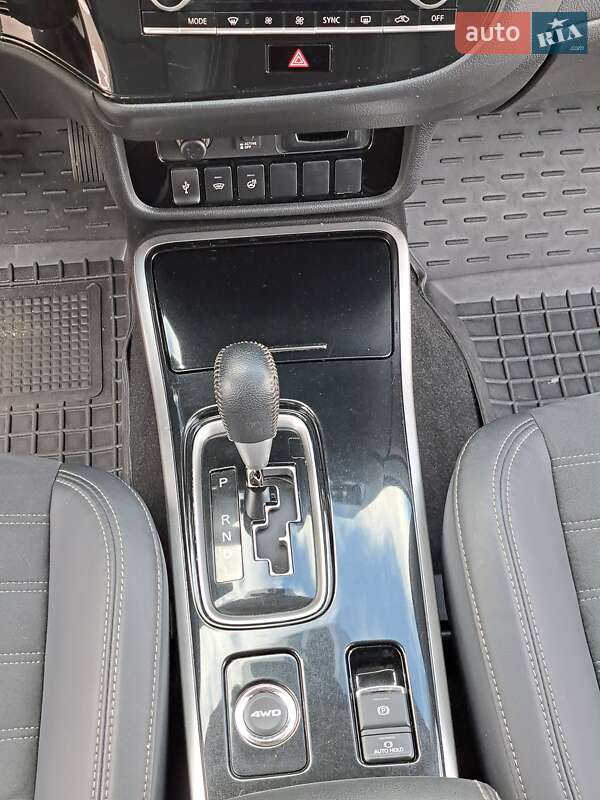 Внедорожник / Кроссовер Mitsubishi Outlander 2022 в Борисполе фото 27 Внедорожник / Кроссовер Mitsubishi Outlander 2022 в Борисполе