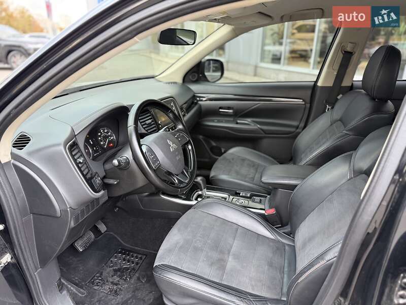 Позашляховик / Кросовер Mitsubishi Outlander 2019 в Києві фото 12 Позашляховик / Кросовер Mitsubishi Outlander 2019 в Києві