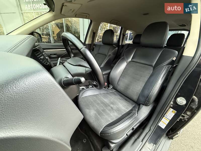 Позашляховик / Кросовер Mitsubishi Outlander 2019 в Києві фото 16 Позашляховик / Кросовер Mitsubishi Outlander 2019 в Києві