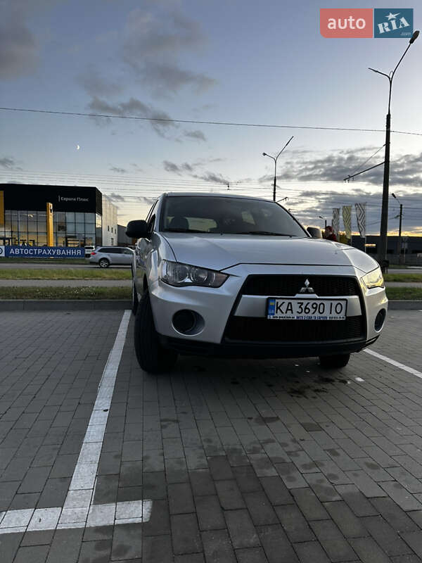 Позашляховик / Кросовер Mitsubishi Outlander 2010 в Білій Церкві фото Позашляховик / Кросовер Mitsubishi Outlander 2010 в Білій Церкві