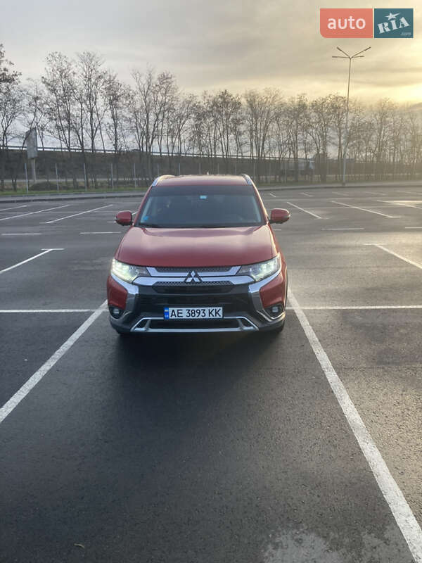 Внедорожник / Кроссовер Mitsubishi Outlander 2018 в Днепре