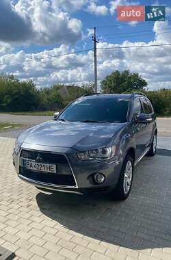 Позашляховик / Кросовер Mitsubishi Outlander 2011 в Новоархангельську