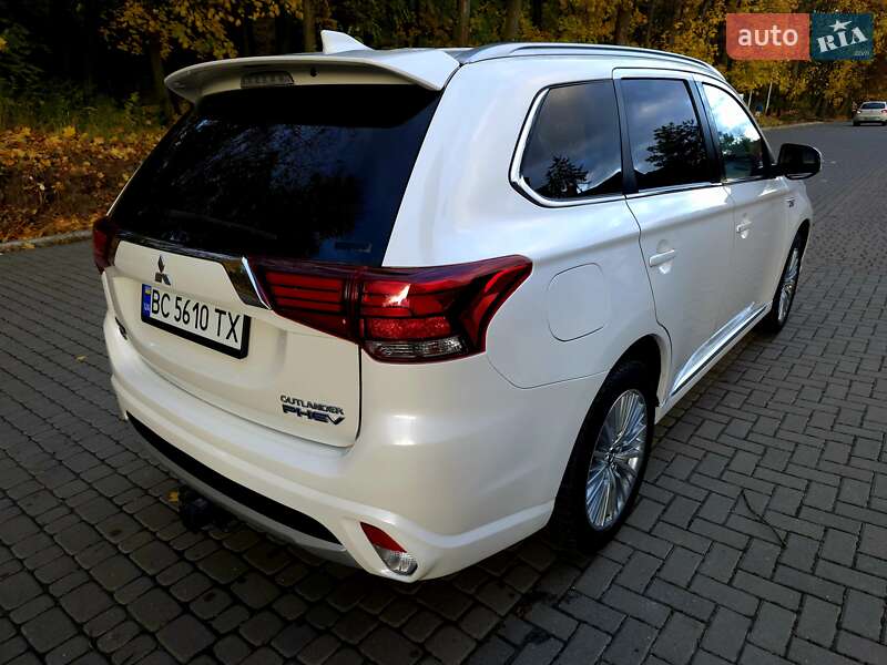 Позашляховик / Кросовер Mitsubishi Outlander 2018 в Львові фото 6 Позашляховик / Кросовер Mitsubishi Outlander 2018 в Львові