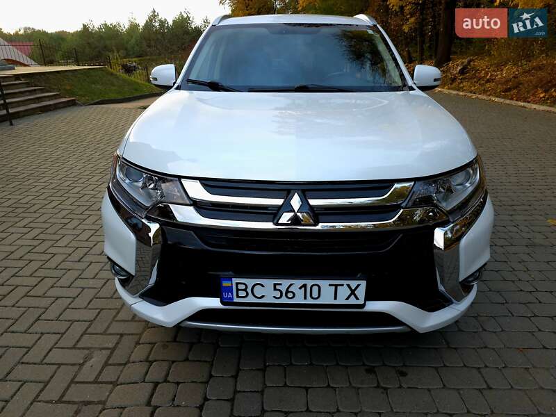 Позашляховик / Кросовер Mitsubishi Outlander 2018 в Львові фото 17 Позашляховик / Кросовер Mitsubishi Outlander 2018 в Львові