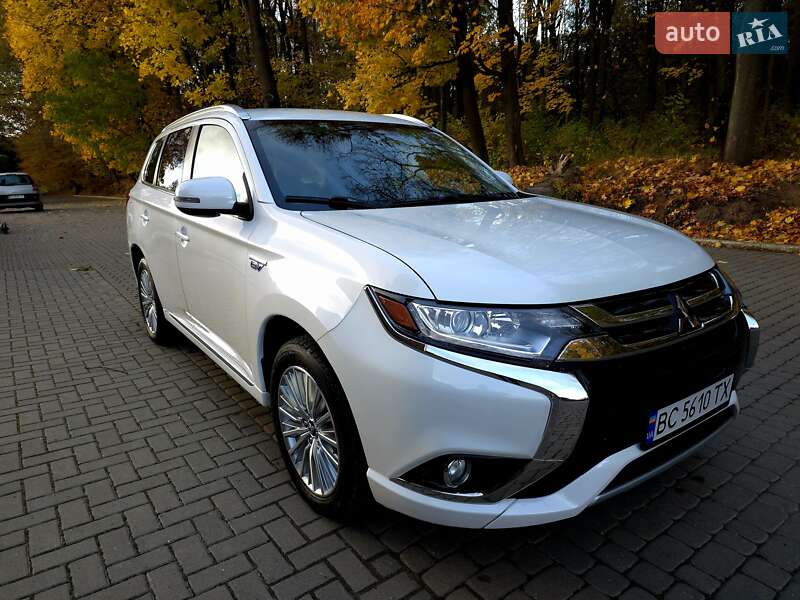 Позашляховик / Кросовер Mitsubishi Outlander 2018 в Львові фото 21 Позашляховик / Кросовер Mitsubishi Outlander 2018 в Львові