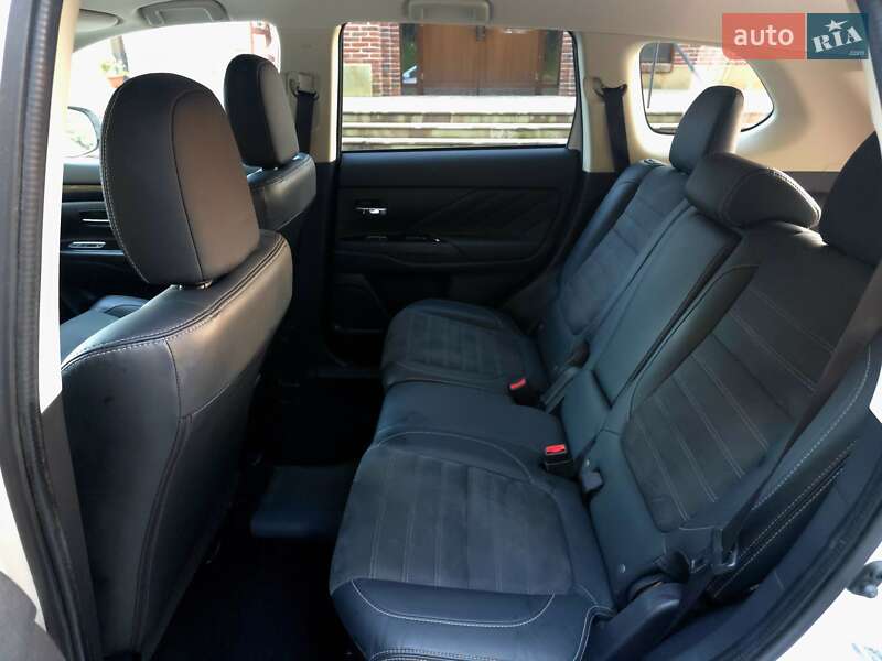 Позашляховик / Кросовер Mitsubishi Outlander 2018 в Львові фото 34 Позашляховик / Кросовер Mitsubishi Outlander 2018 в Львові