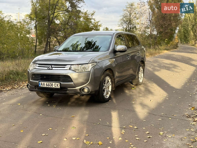 Mitsubishi Outlander 2014