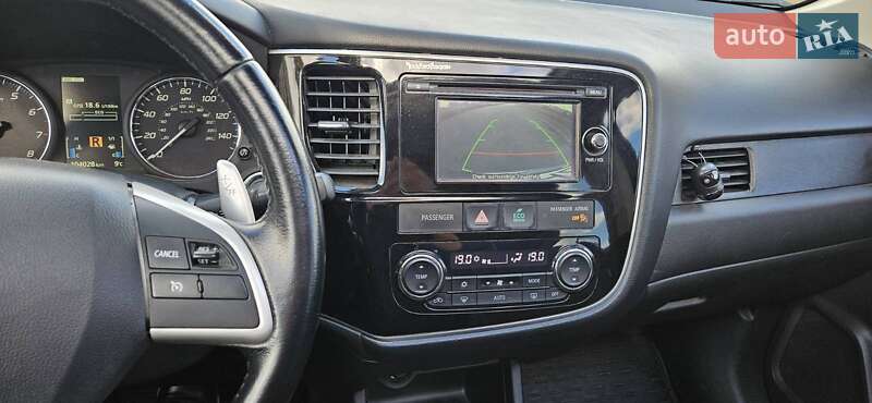 Позашляховик / Кросовер Mitsubishi Outlander 2013 в Кривому Розі фото 5 Позашляховик / Кросовер Mitsubishi Outlander 2013 в Кривому Розі