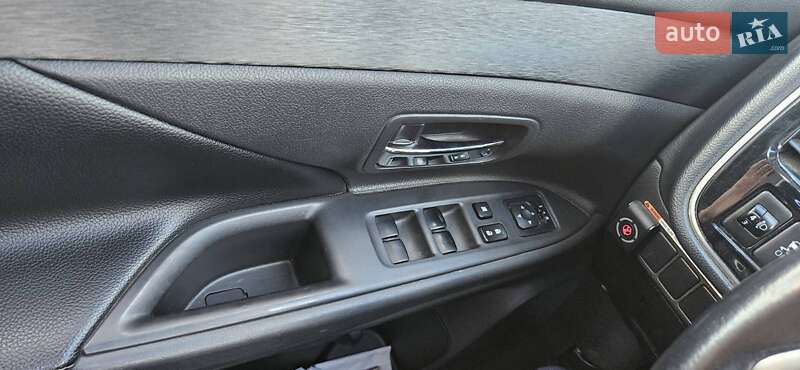 Позашляховик / Кросовер Mitsubishi Outlander 2013 в Кривому Розі фото 9 Позашляховик / Кросовер Mitsubishi Outlander 2013 в Кривому Розі