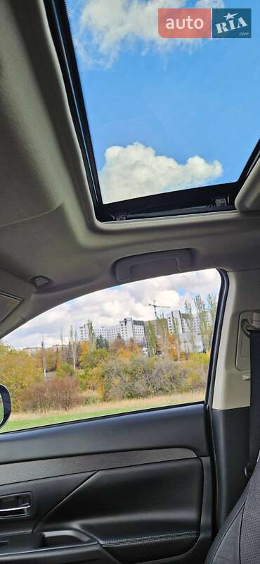 Позашляховик / Кросовер Mitsubishi Outlander 2013 в Кривому Розі фото 11 Позашляховик / Кросовер Mitsubishi Outlander 2013 в Кривому Розі