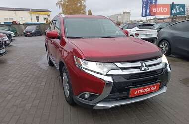 Внедорожник / Кроссовер Mitsubishi Outlander 2015 в Полтаве