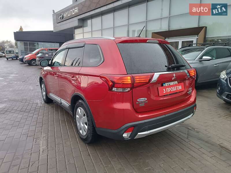Внедорожник / Кроссовер Mitsubishi Outlander 2015 в Полтаве фото 5 Внедорожник / Кроссовер Mitsubishi Outlander 2015 в Полтаве