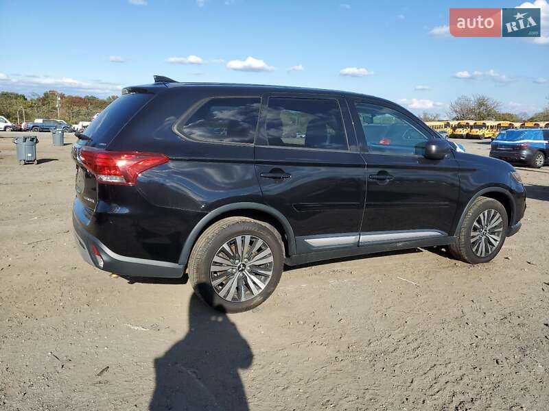 Внедорожник / Кроссовер Mitsubishi Outlander 2018 в Тернополе