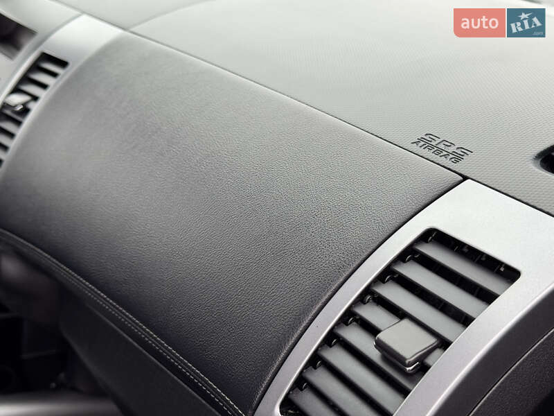 Внедорожник / Кроссовер Mitsubishi Outlander 2010 в Полтаве фото 34 Внедорожник / Кроссовер Mitsubishi Outlander 2010 в Полтаве