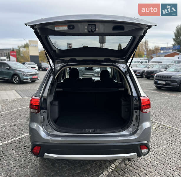 Позашляховик / Кросовер Mitsubishi Outlander 2017 в Дніпрі