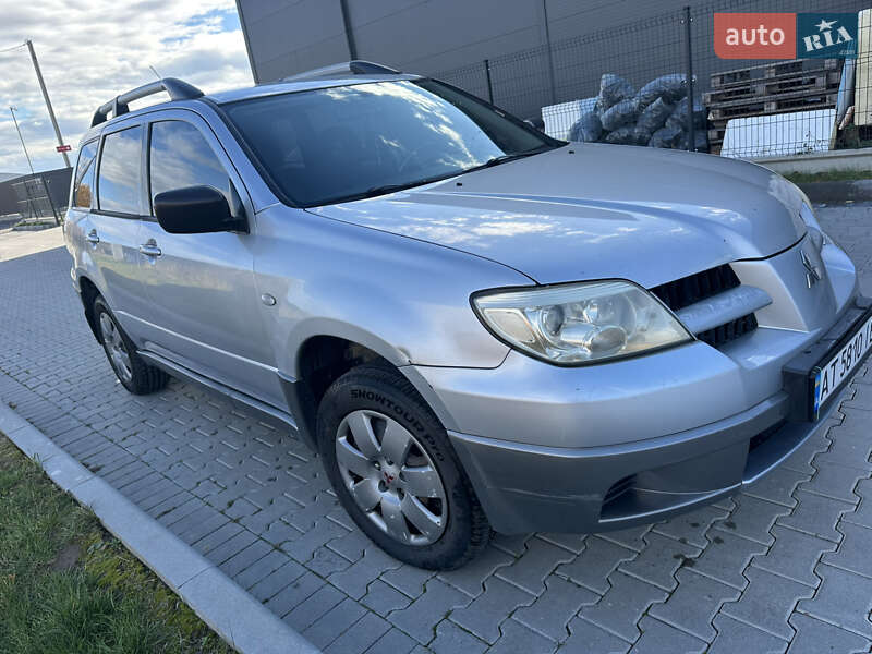 Внедорожник / Кроссовер Mitsubishi Outlander 2005 в Ивано-Франковске фото 5 Внедорожник / Кроссовер Mitsubishi Outlander 2005 в Ивано-Франковске