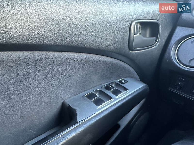 Внедорожник / Кроссовер Mitsubishi Outlander 2005 в Ивано-Франковске фото 23 Внедорожник / Кроссовер Mitsubishi Outlander 2005 в Ивано-Франковске