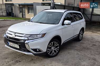 Позашляховик / Кросовер Mitsubishi Outlander 2015 в Золотоноші