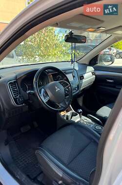 Позашляховик / Кросовер Mitsubishi Outlander 2014 в Одесі