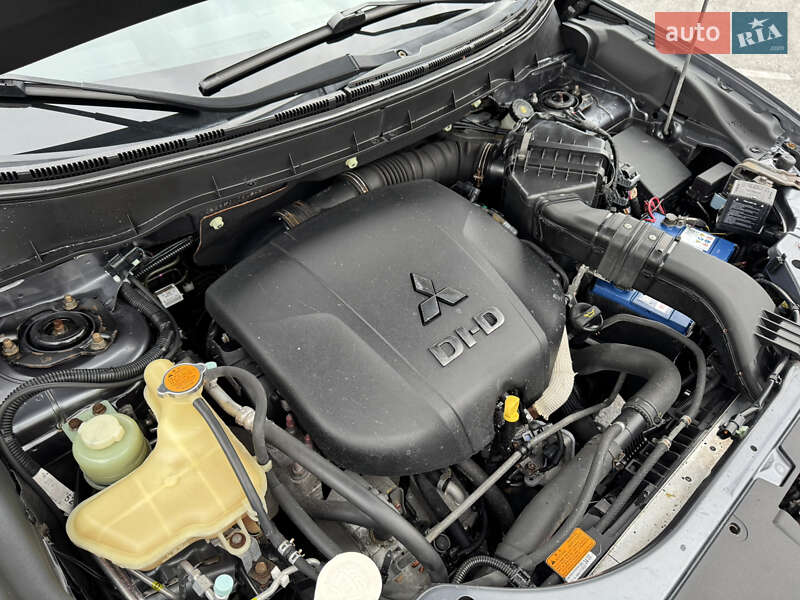 Внедорожник / Кроссовер Mitsubishi Outlander 2011 в Полтаве