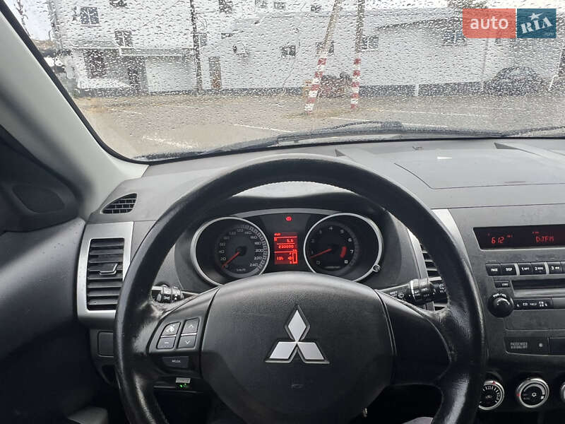 Внедорожник / Кроссовер Mitsubishi Outlander 2008 в Кременчуге фото 28 Внедорожник / Кроссовер Mitsubishi Outlander 2008 в Кременчуге