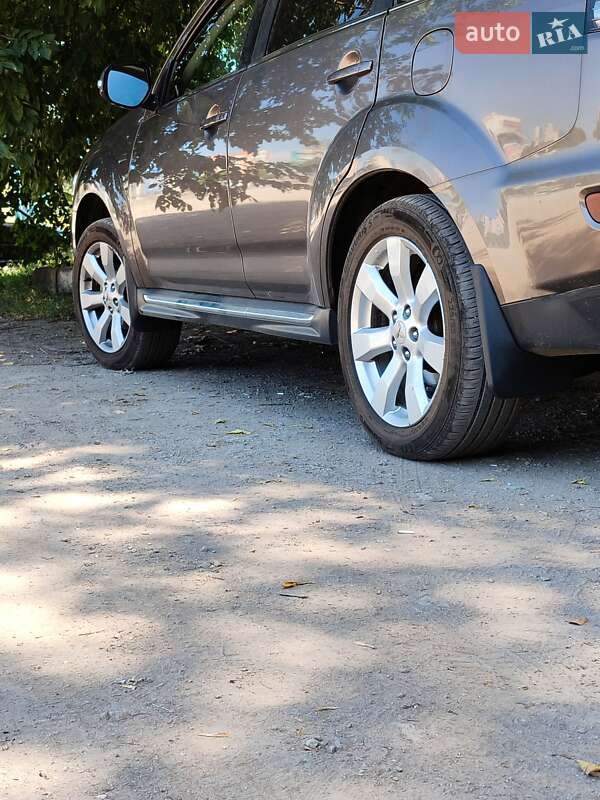 Внедорожник / Кроссовер Mitsubishi Outlander 2010 в Печенегах