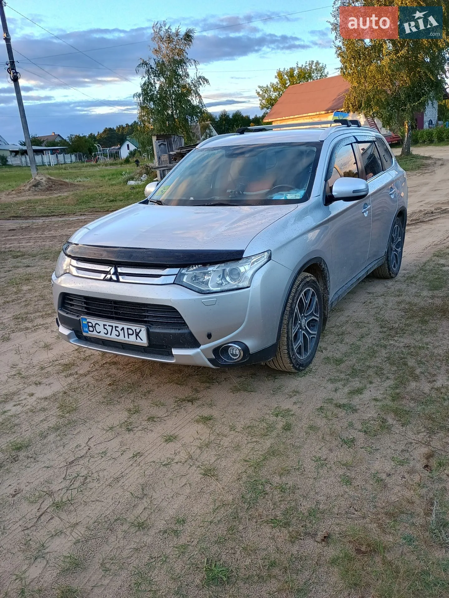 2014 Mitsubishi Outlander - фото 1