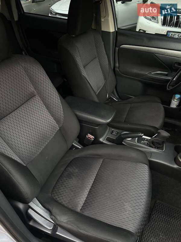 Внедорожник / Кроссовер Mitsubishi Outlander 2012 в Днепре