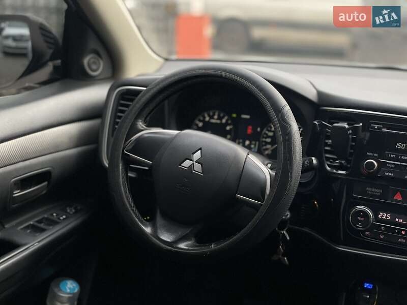 Внедорожник / Кроссовер Mitsubishi Outlander 2012 в Днепре