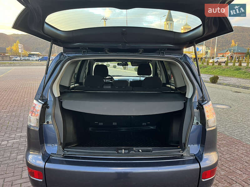 Внедорожник / Кроссовер Mitsubishi Outlander 2008 в Хусте фото 8 Внедорожник / Кроссовер Mitsubishi Outlander 2008 в Хусте