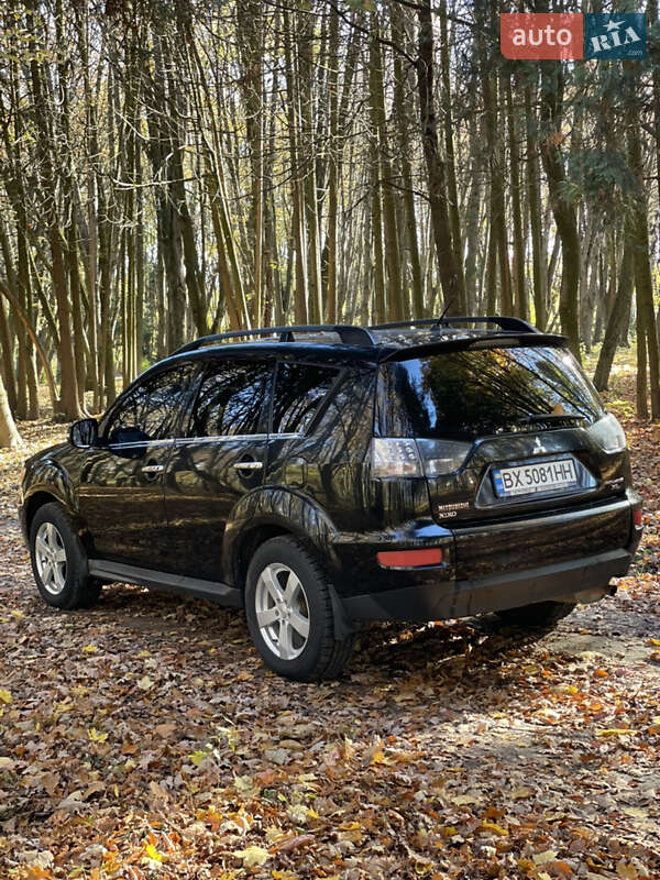 Внедорожник / Кроссовер Mitsubishi Outlander 2011 в Хмельницком
