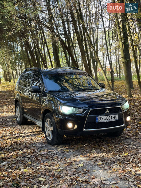 Внедорожник / Кроссовер Mitsubishi Outlander 2011 в Хмельницком