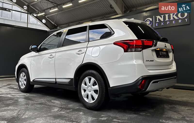 Внедорожник / Кроссовер Mitsubishi Outlander 2021 в Киеве фото 8 Внедорожник / Кроссовер Mitsubishi Outlander 2021 в Киеве