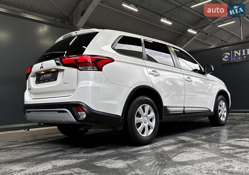 Внедорожник / Кроссовер Mitsubishi Outlander 2021 в Киеве фото 17 Внедорожник / Кроссовер Mitsubishi Outlander 2021 в Киеве