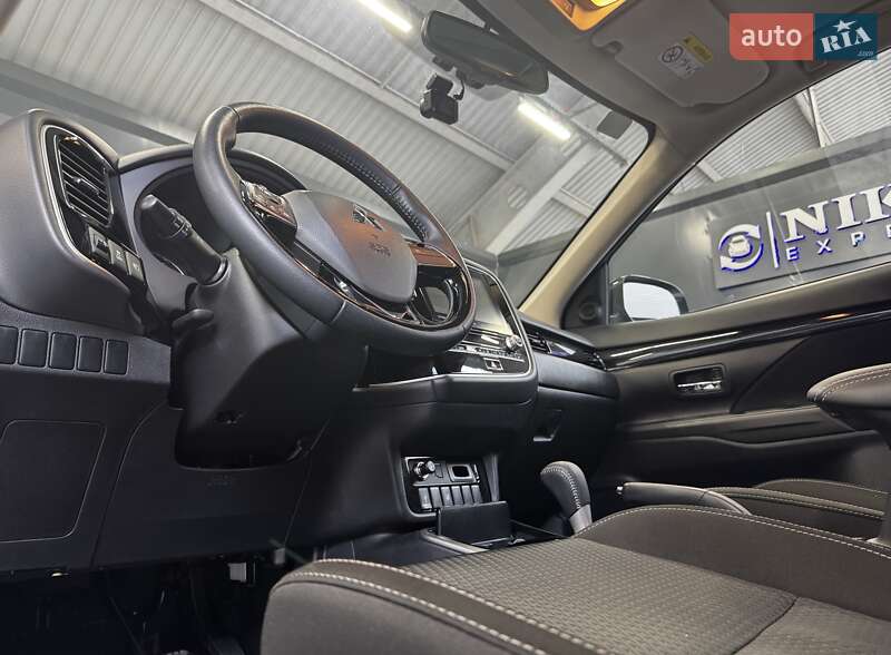 Внедорожник / Кроссовер Mitsubishi Outlander 2021 в Киеве фото 24 Внедорожник / Кроссовер Mitsubishi Outlander 2021 в Киеве