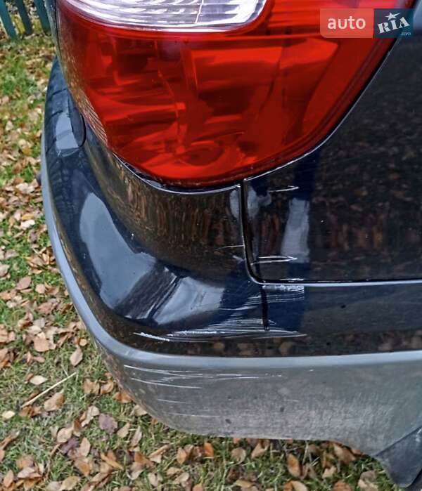 Позашляховик / Кросовер Mitsubishi Outlander 2006 в Гощі